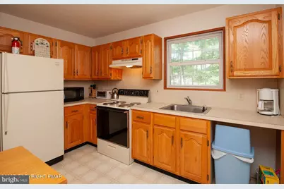 3216 Carlisle Court, Bushkill, PA 18324 - Photo 2