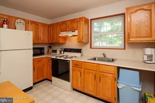 3216 Carlisle Ct, Bushkill, PA 18324 - Photo 2