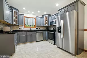 190 Sandlewood Dr, East Stroudsburg, PA 18301 - Photo 4