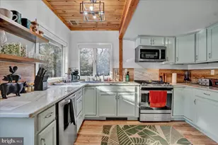 1159 Thunder Dr, Pocono Summit, PA 18346 - Photo 4