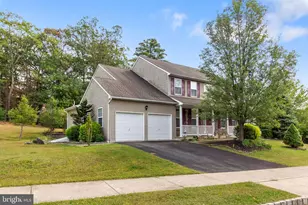 106 Daffodil Dr, East Stroudsburg, PA 18301 - Photo 2