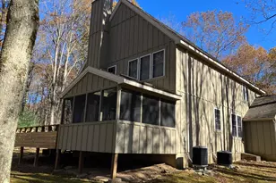 408 Gentian Ln, Pocono Pines, PA 18350 - Photo 4