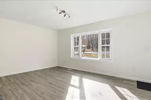 395 Sullivan Trail, Long Pond, PA 18334 - Photo 10