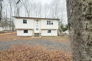 8066 Red Squirrel Dr, Tobyhanna, PA 18466 - Photo 2