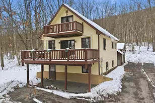 704 Rainbow Terrace, Effort, PA 18330 - Photo 4