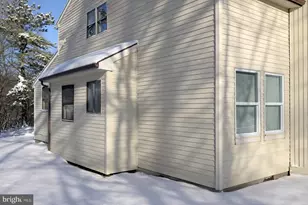 1689 Clover Rd, Long Pond, PA 18334 - Photo 4