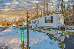 1215 Blue Mountain Cir, Saylorsburg, PA 18353 - Photo 2