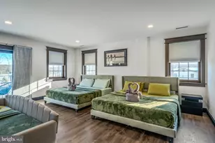 7813 Lake Shore Dr, Pocono Lake, PA 18347 - Photo 12