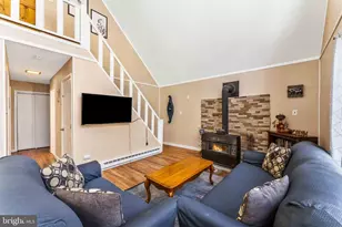 102 King Arthur Rd, Pocono Lake, PA 18347 - Photo 20