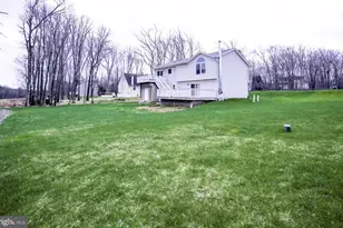 1019 Cricket Ln, Long Pond, PA 18334 - Photo 6