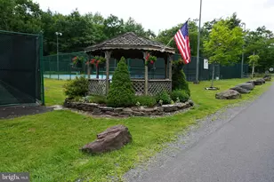 391 Berry Ln, Pocono Lake, PA 18347 - Photo 46