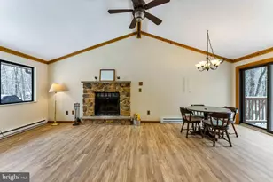 391 Berry Ln, Pocono Lake, PA 18347 - Photo 16