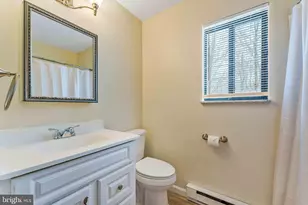 391 Berry Ln, Pocono Lake, PA 18347 - Photo 22