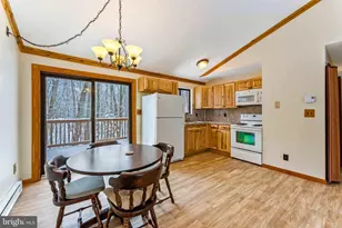 391 Berry Ln, Pocono Lake, PA 18347 - Photo 10