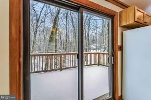 391 Berry Ln, Pocono Lake, PA 18347 - Photo 36