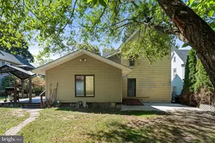 204 Lackawanna Ave, East Stroudsburg, PA 18301 - Photo 4