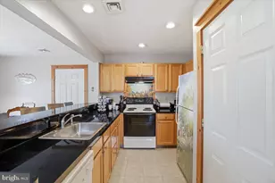 208 Sycamore Ct, Tannersville, PA 18372 - Photo 16