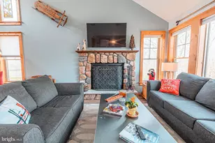 208 Sycamore Ct, Tannersville, PA 18372 - Photo 10