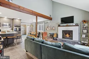 1781 Rolling Hills Dr, Tobyhanna, PA 18466 - Photo 8