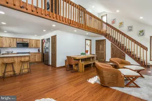 2206 Chatham Ct, Middle Smithfield, PA 18324 - Photo 4