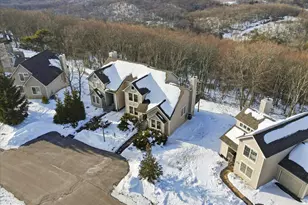 207 Sycamore Ct, Tannersville, PA 18372 - Photo 2