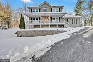 316 Reagan Dr, East Stroudsburg, PA 18301 - Photo 2