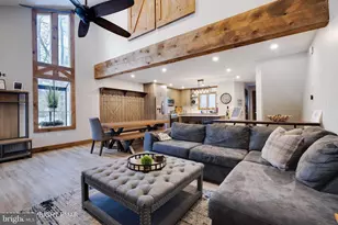 19 Ski Side Dr, Tannersville, PA 18372 - Photo 1