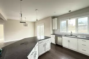 584 Westlake Dr, East Stroudsburg, PA 18302 - Photo 4