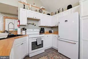 111 High Mountain Ln, Tannersville, PA 18372 - Photo 10