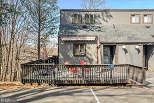 31 Middle Village Way, Tannersville, PA 18372 - Photo 2