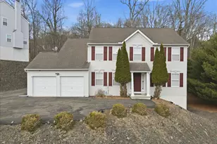 706 Franklin Ct, East Stroudsburg, PA 18302 - Photo 2