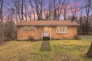 112 Pin Oak Ln, Tobyhanna, PA 18466 - Photo 1