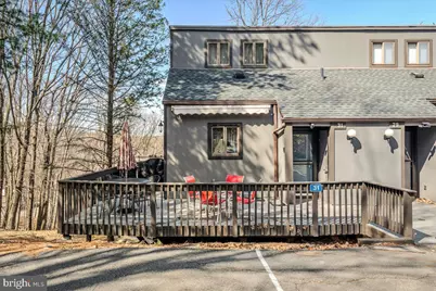 31 Middle Village Way, Tannersville, PA 18372 - Photo 2