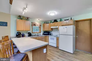 7118 Winnebago Dr, Pocono Lake, PA 18347 - Photo 12