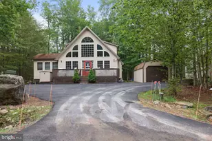 7118 Winnebago Dr, Pocono Lake, PA 18347 - Photo 2