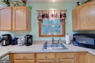 7118 Winnebago Dr, Pocono Lake, PA 18347 - Photo 14
