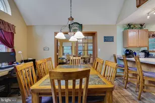 7118 Winnebago Dr, Pocono Lake, PA 18347 - Photo 10