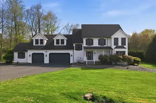5556 Bridle Rd, Stroudsburg, PA 18360 - Photo 2