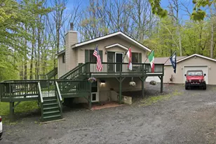 149 McMichaels Ct, Stroudsburg, PA 18360 - Photo 1