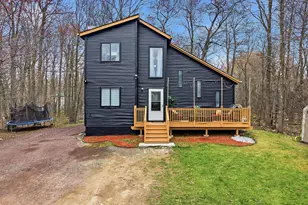 9196 Buttonwood Ct, Tobyhanna, PA 18466 - Photo 2