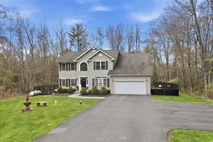 181 Cranberry Dr, Blakeslee, PA 18610 - Photo 1