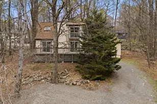 2231 Overlook Dr, Tobyhanna, PA 18466 - Photo 4