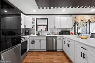 8962 Pheasant Ln, Tobyhanna, PA 18466 - Photo 10