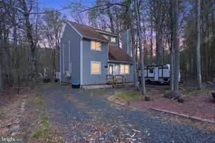 8962 Pheasant Ln, Tobyhanna, PA 18466 - Photo 2