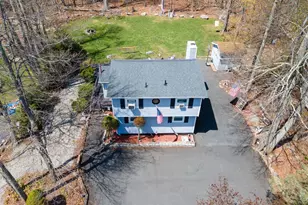 945 Country Pl Dr, Tobyhanna, PA 18466 - Photo 2