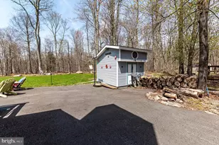 945 Country Pl Dr, Tobyhanna, PA 18466 - Photo 32
