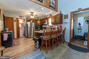 945 Country Pl Dr, Tobyhanna, PA 18466 - Photo 10