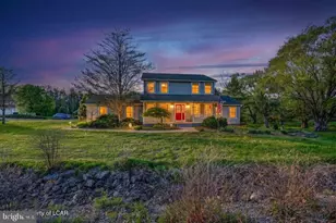 2204 Branchwood Ct, East Stroudsburg, PA 18302 - Photo 2