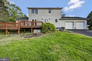 2204 Branchwood Ct, East Stroudsburg, PA 18302 - Photo 4