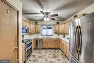 2204 Branchwood Ct, East Stroudsburg, PA 18302 - Photo 16